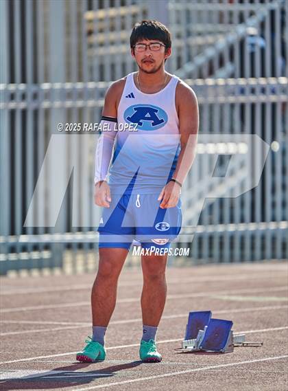 Thumbnail 2 in Panther Relays (400M) photogallery.