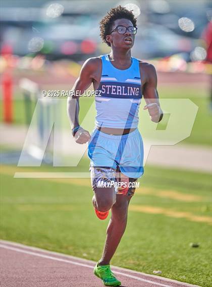 Thumbnail 1 in Panther Relays (400M) photogallery.