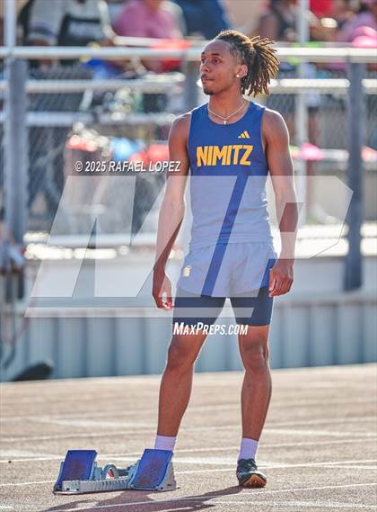 Thumbnail 2 in Panther Relays (400M) photogallery.