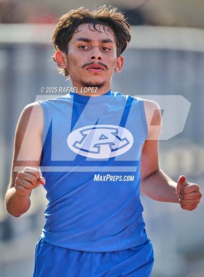 Thumbnail 2 in Panther Relays (400M) photogallery.