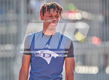 Thumbnail 3 in Panther Relays (400M) photogallery.