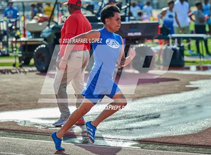 Thumbnail 3 in Panther Relays (400M) photogallery.