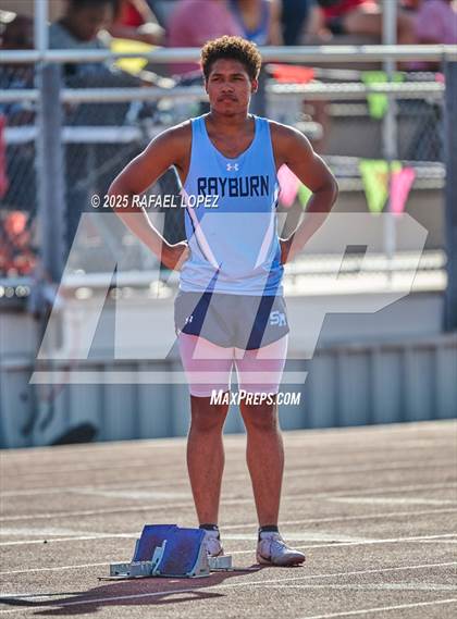 Thumbnail 3 in Panther Relays (400M) photogallery.