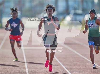 Thumbnail 3 in Panther Relays (400M) photogallery.