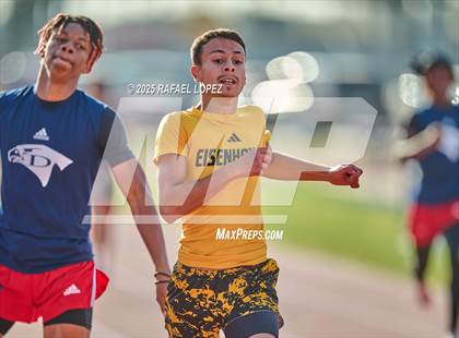 Thumbnail 1 in Panther Relays (400M) photogallery.