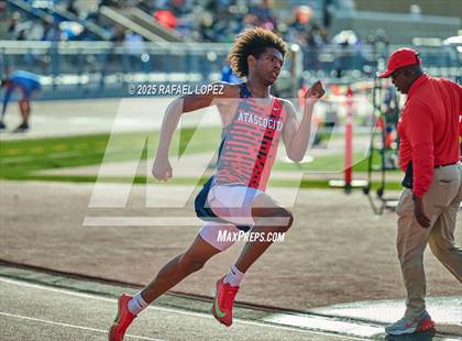 Thumbnail 3 in Panther Relays (400M) photogallery.