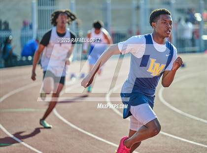 Thumbnail 1 in Panther Relays (400M) photogallery.