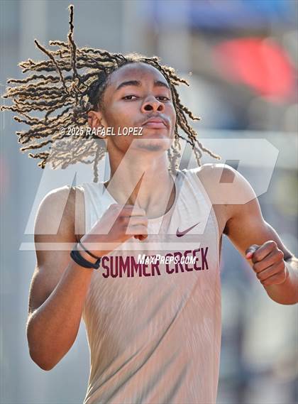Thumbnail 2 in Panther Relays (400M) photogallery.