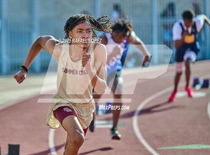 Thumbnail 1 in Panther Relays (400M) photogallery.