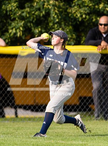 Thumbnail 3 in Billerica Memorial vs. Medford (MIAA Division 1 North Semifinal) photogallery.