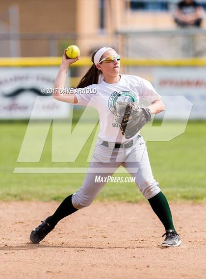 Thumbnail 3 in Billerica Memorial vs. Medford (MIAA Division 1 North Semifinal) photogallery.