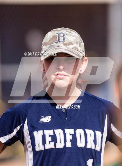Thumbnail 2 in Billerica Memorial vs. Medford (MIAA Division 1 North Semifinal) photogallery.