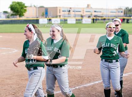 Thumbnail 3 in Billerica Memorial vs. Medford (MIAA Division 1 North Semifinal) photogallery.