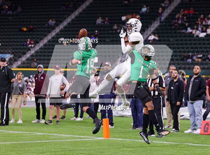 Thumbnail 2 in Midland Legacy vs. Southlake Carroll (UIL 6A Area Playoff) photogallery.
