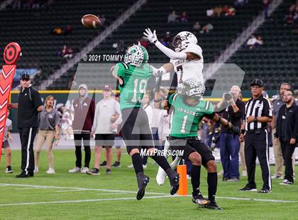 Thumbnail 2 in Midland Legacy vs. Southlake Carroll (UIL 6A Area Playoff) photogallery.