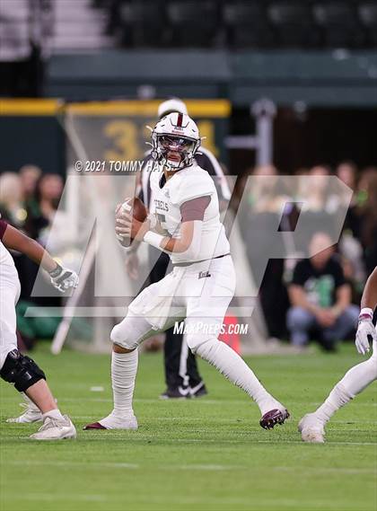 Thumbnail 3 in Midland Legacy vs. Southlake Carroll (UIL 6A Area Playoff) photogallery.