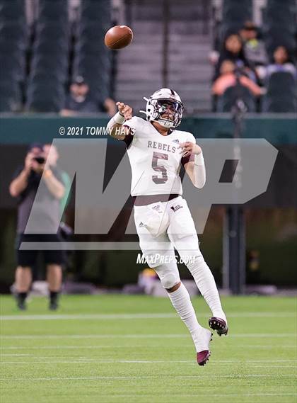 Thumbnail 1 in Midland Legacy vs. Southlake Carroll (UIL 6A Area Playoff) photogallery.