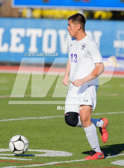 Thumbnail 3 in New Rochelle vs. Calhoun (NYSPHSAA Class AA Semifinal) photogallery.