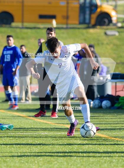 Thumbnail 2 in New Rochelle vs. Calhoun (NYSPHSAA Class AA Semifinal) photogallery.