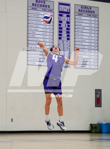 Thumbnail 1 in Hamilton Southeastern @ Brownsburg photogallery.