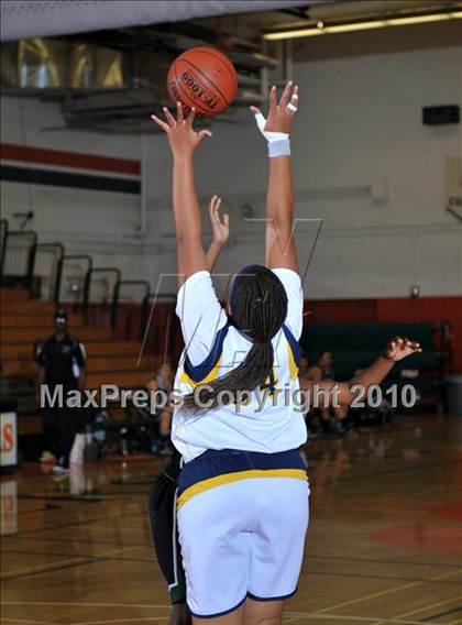 Thumbnail 2 in Upland @ Carter (Lady Bears Holiday Classic) photogallery.