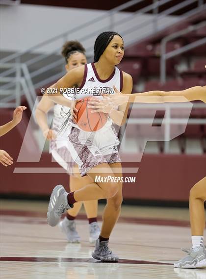 Thumbnail 1 in Ennis vs Athens (Athens Tournament) photogallery.