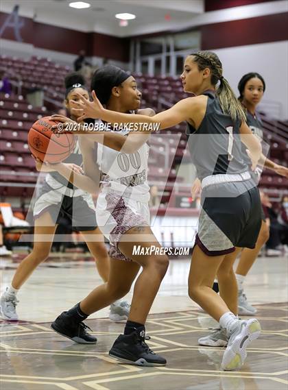 Thumbnail 2 in Ennis vs Athens (Athens Tournament) photogallery.