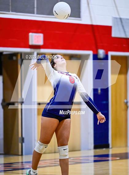 Thumbnail 2 in Thomas Dale @ Colonial Heights photogallery.