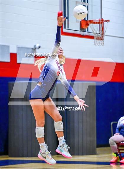 Thumbnail 3 in Thomas Dale @ Colonial Heights photogallery.