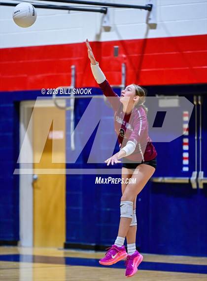 Thumbnail 1 in Thomas Dale @ Colonial Heights photogallery.