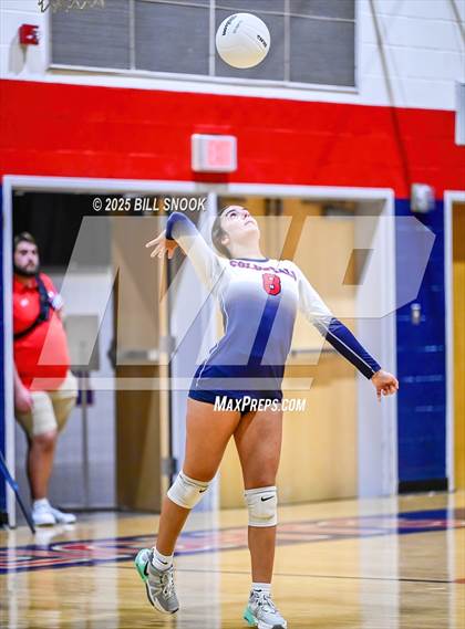 Thumbnail 1 in Thomas Dale @ Colonial Heights photogallery.