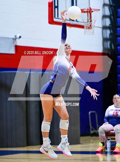 Thumbnail 1 in Thomas Dale @ Colonial Heights photogallery.