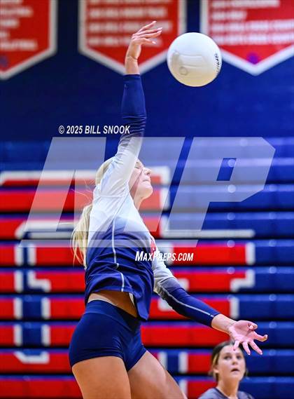Thumbnail 2 in Thomas Dale @ Colonial Heights photogallery.