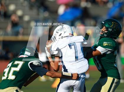 Thumbnail 3 in FR: Camarillo @ Royal photogallery.