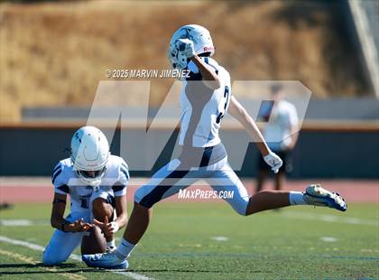 Thumbnail 2 in FR: Camarillo @ Royal photogallery.
