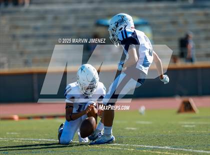 Thumbnail 2 in FR: Camarillo @ Royal photogallery.