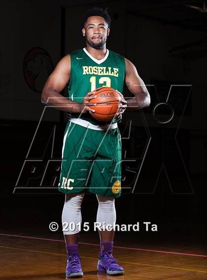 Thumbnail 1 in Roselle Catholic (Preseason Early Contenders Photo Shoot) photogallery.