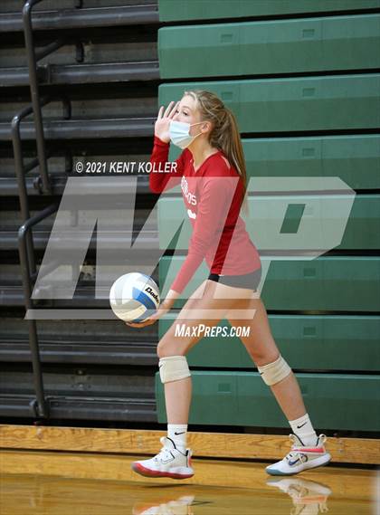 Thumbnail 2 in Holly vs. Oxford photogallery.