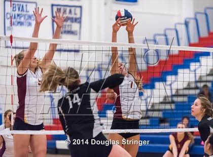 Thumbnail 3 in Menlo-Atherton vs. Homestead (CIF-CCS D1 Championship) photogallery.