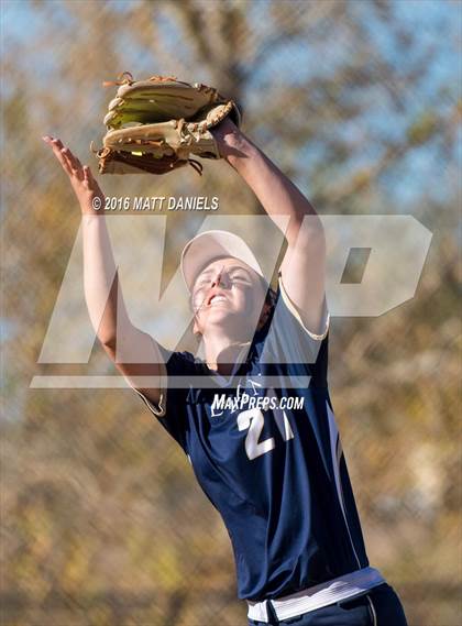 Thumbnail 2 in Mountain View vs. Mullen (CHSAA 4A Quarterfinal) photogallery.