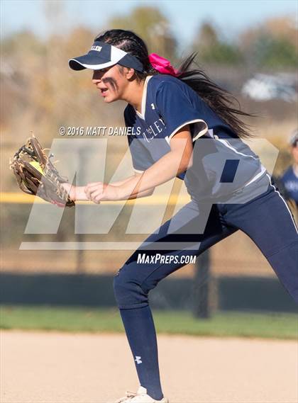 Thumbnail 3 in Mountain View vs. Mullen (CHSAA 4A Quarterfinal) photogallery.