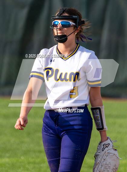 Thumbnail 1 in Plum @ Shaler Area photogallery.
