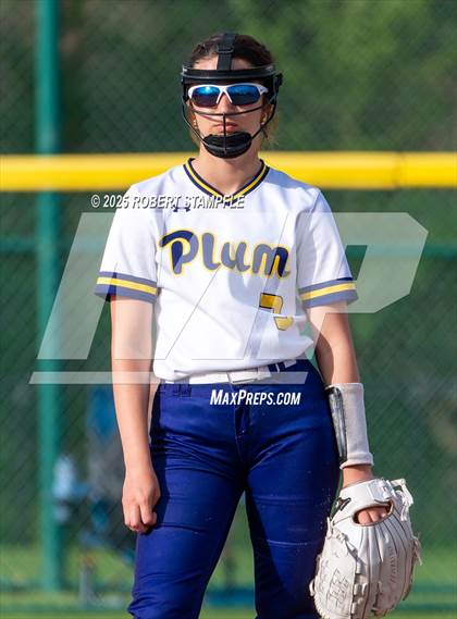Thumbnail 2 in Plum @ Shaler Area photogallery.