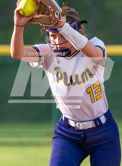 Thumbnail 3 in Plum @ Shaler Area photogallery.