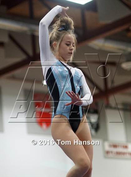 Thumbnail 2 in Loveland  Invitational photogallery.