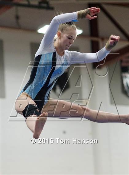 Thumbnail 2 in Loveland  Invitational photogallery.