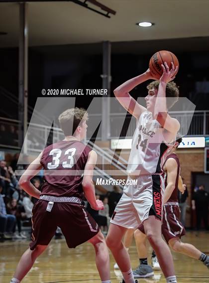 Thumbnail 2 in Wallace vs. Kamiah photogallery.
