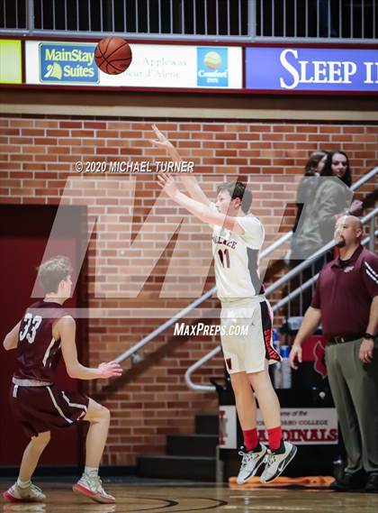 Thumbnail 2 in Wallace vs. Kamiah photogallery.
