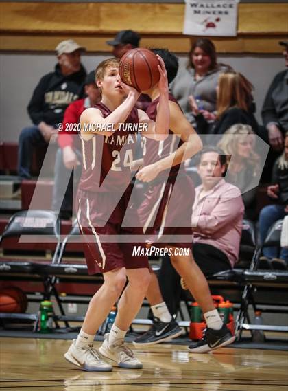 Thumbnail 2 in Wallace vs. Kamiah photogallery.