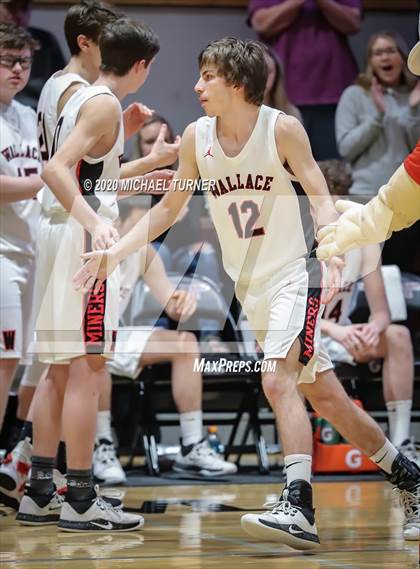 Thumbnail 3 in Wallace vs. Kamiah photogallery.